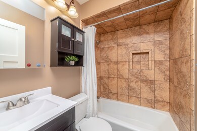 29W376 Wagner Rd, Naperville, IL 60564 - photo 3