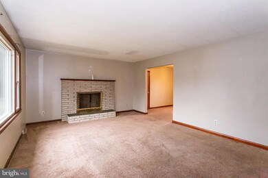 4435 Padgett Rd, White Plains, MD 20695 - photo 4