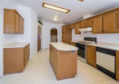 Kitchen Tons of Cabinets for Storage, Dishwasher, 