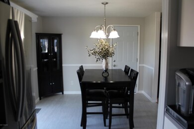 7209 Applegate Ln, Louisville, KY 40228 - photo 4