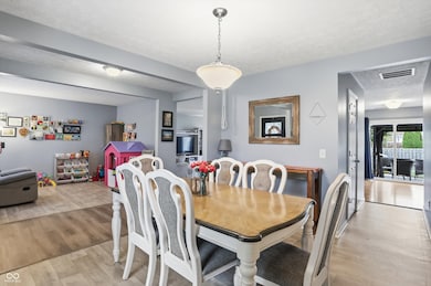 2352 S Logan Dr, New Palestine, IN 46163 - photo 6