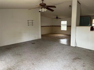 520 W Sunchase Dr, Granbury, TX 76049 - photo 4