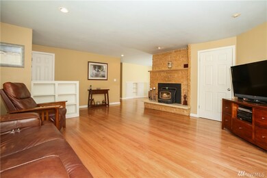 8514 Holly Ln, Edmonds, WA 98026 - photo 3