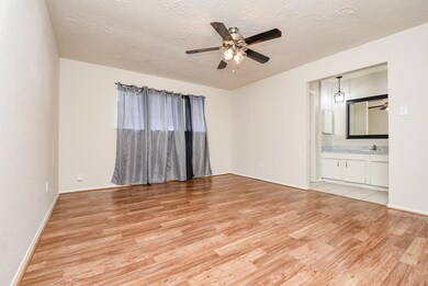 4518 Rosegate Dr, Spring, TX 77373 - photo 4