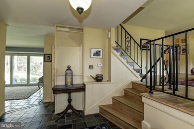 5305 Crestedge Ln, Rockville, MD 20853 - photo 3