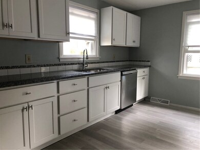 104 Clyde St, Pawtucket, RI 02860 - photo 4