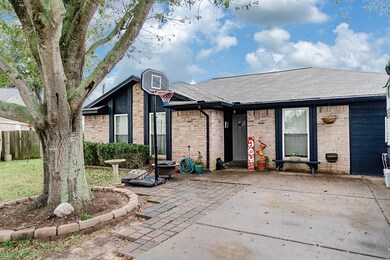 419 N 9th St, Beasley, TX 77417 - photo 3