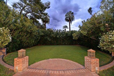004_Front Yard