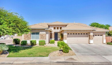 7946 W Louise Dr-large-002-1-Front Exter