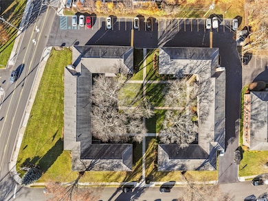 51 Edmunton Dr unit F17, North Babylon, NY 11703 - photo 2