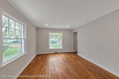 539 N Dexter Dr, Lansing, MI 48910 - photo 4