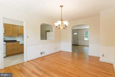 5517 Medwick Garth S, Catonsville, MD 21228 - photo 6