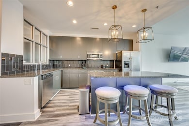 TradeMark unit 1802, Charlotte, NC 28202 - photo 3