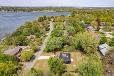 3910 SW Chelmsford Rd, Topeka, KS 66610 - photo 2