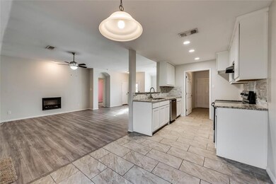 212 N Roe St, Fort Worth, TX 76108 - photo 2