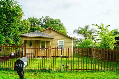 2147 Warwick Rd, Houston, TX 77093 - photo 2