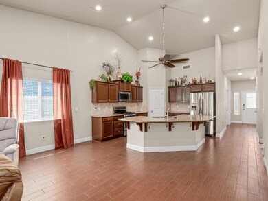 6553 E Redlands Ave, Fresno, CA 93727 - photo 6