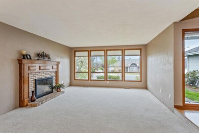 2400 Meadow Creek Dr, Medford, OR 97504 - photo 7