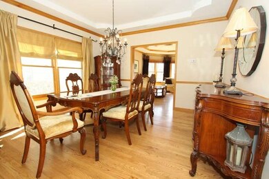 277 N Highland Ave, Elmhurst, IL 60126 - photo 3