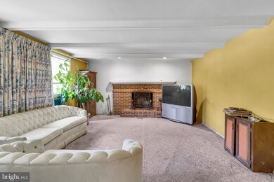 2016 Iverson Ct, Temple Hills, MD 20748 - photo 5