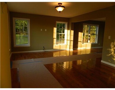 71 Laura Dr, Attleboro, MA 02703 - photo 4