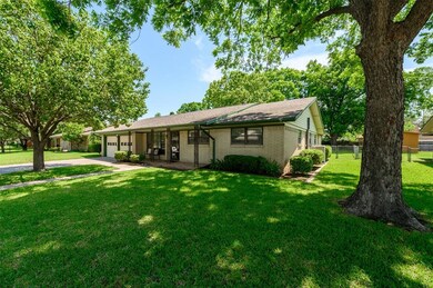 314 Willow Way, Gainesville, TX 76240 - photo 4