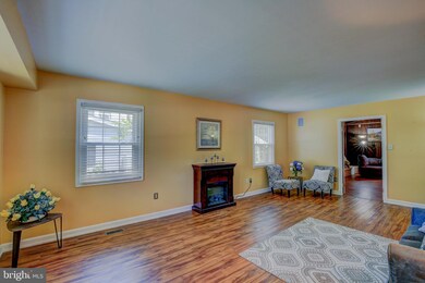 13023 Victoria Heights Dr, Bowie, MD 20715 - photo 2