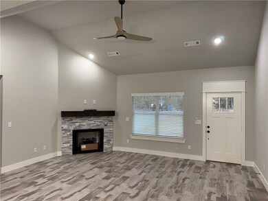 45 Glasgow Dr, Bella Vista, AR 72715 - photo 7