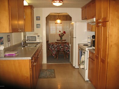 5302 Box R Kitchen (1)
