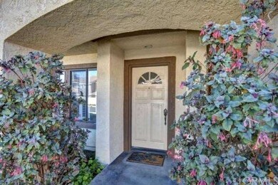 424 E Yale Loop unit 33, Irvine, CA 92614 - photo 4