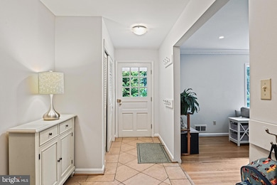 8633 Janet Ln, Vienna, VA 22180 - photo 4