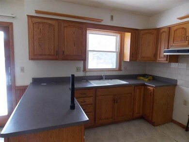 2203 S Terrace St, Janesville, WI 53546 - photo 4