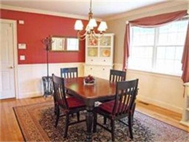 16 Merrill St, Newburyport, MA 01950 - photo 7