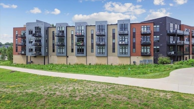 250 State St unit 405, Cedar Falls, IA 50613 - photo 2