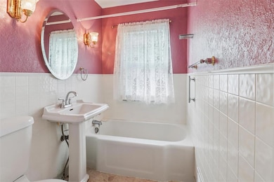 2403 Lyon St, Des Moines, IA 50317 - photo 5