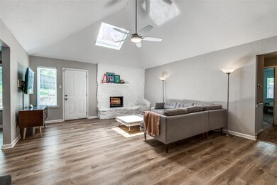 605 Stonehenge Dr, Hurst, TX 76054 - photo 5