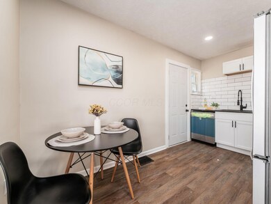 08_1353 E 15th Ave