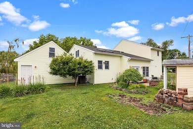 1 Redbrook Ln, Levittown, PA 19055 - photo 5