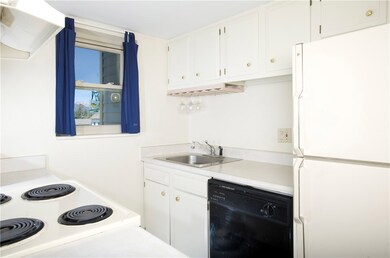 370 E La Bonte St unit 405, Dillon, CO 80435 - photo 3