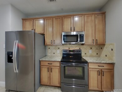 213 Ridge Bluff, Cibolo, TX 78108 - photo 6