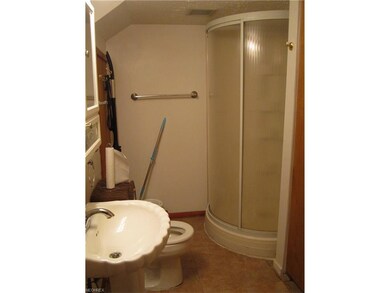 21317 Franklin Rd, Maple Heights, OH 44137 - photo 3