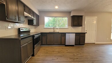 4526 Burkegate Dr, Spring, TX 77373 - photo 6