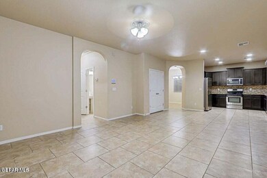 12445 Chamberlain Dr, Horizon City, TX 79928 - photo 5