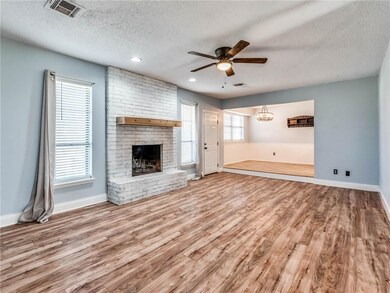 917 NE 5th St, Moore, OK 73160 - photo 2