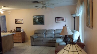 Living Rm (2)