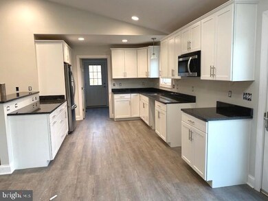 12422 Stonehouse Mountain Rd, Culpeper, VA 22701 - photo 4