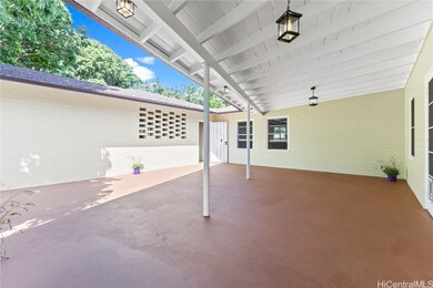 The courtyard seamlessly blends with the home's in