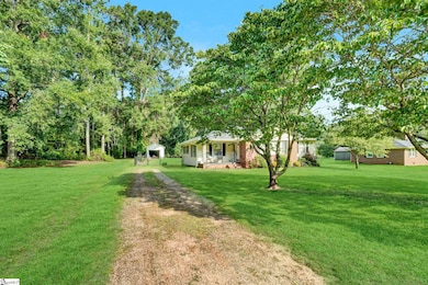 107 Forest Dr, Laurens, SC 29360 - photo 5