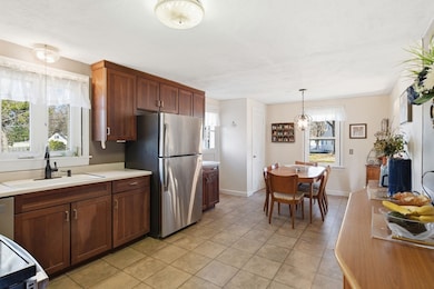 35 Yale St, South Hadley, MA 01075 - photo 5