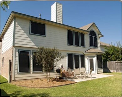 828 Fair Ln, New Braunfels, TX 78130 - photo 2